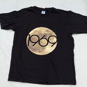 Gildan 1969 moon graphic short sleeve T-shirt size Small